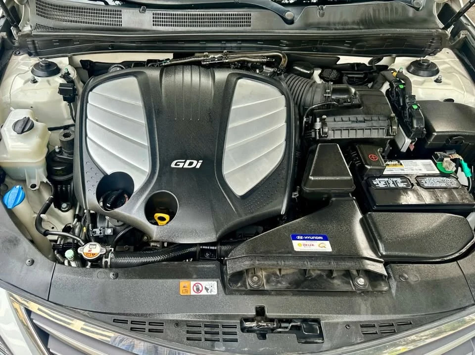 2016 Hyundai Azera - Image 18 of 19