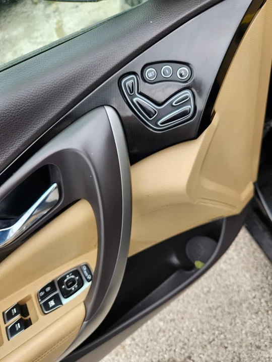2016 Hyundai Azera - Image 11 of 12