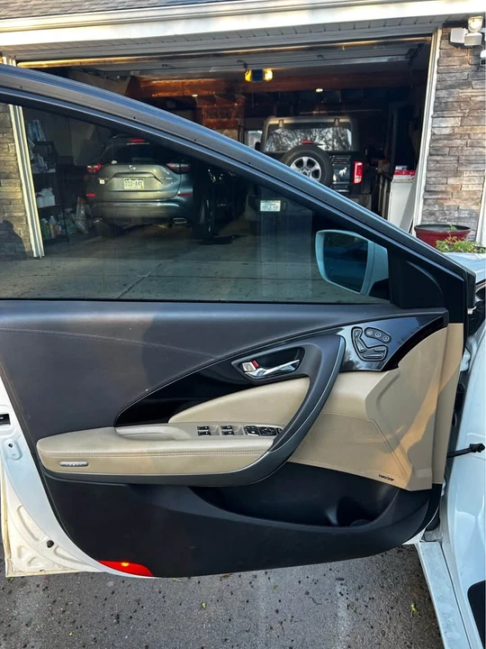 2016 Hyundai Azera - Image 2 of 10