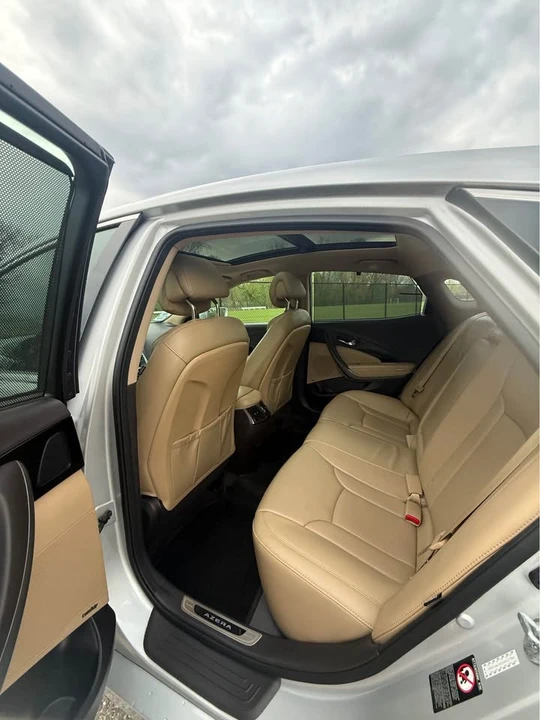 2016 Hyundai Azera - Image 9 of 19
