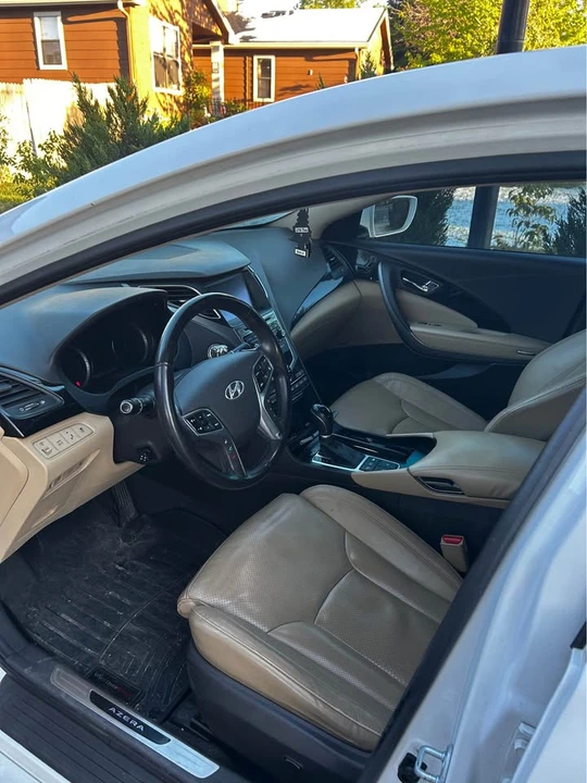 2016 Hyundai Azera - Image 9 of 10