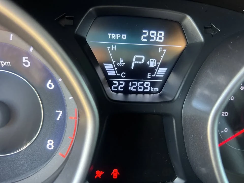 2016 Hyundai Elantra - Image 13 of 13