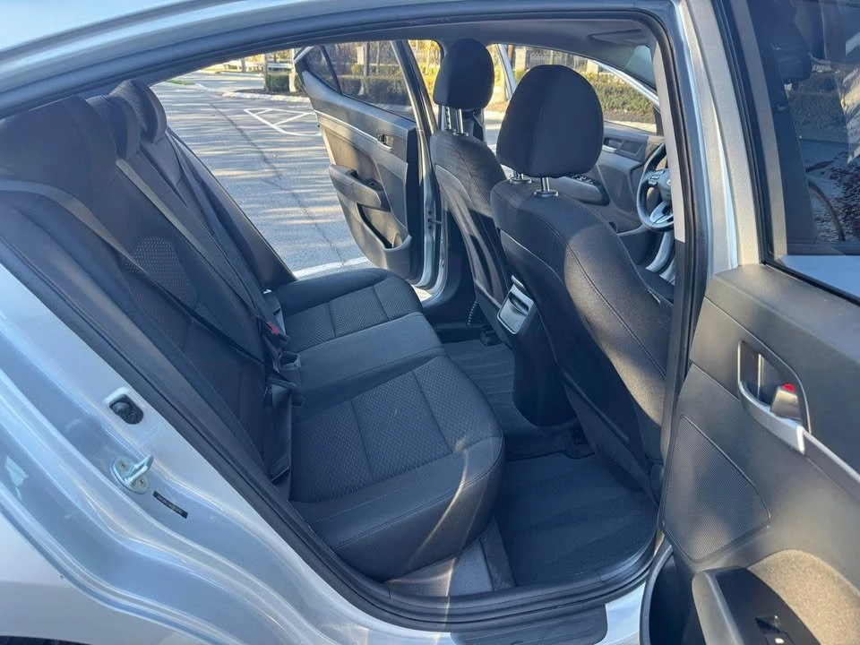 2016 Hyundai Elantra - Image 8 of 16