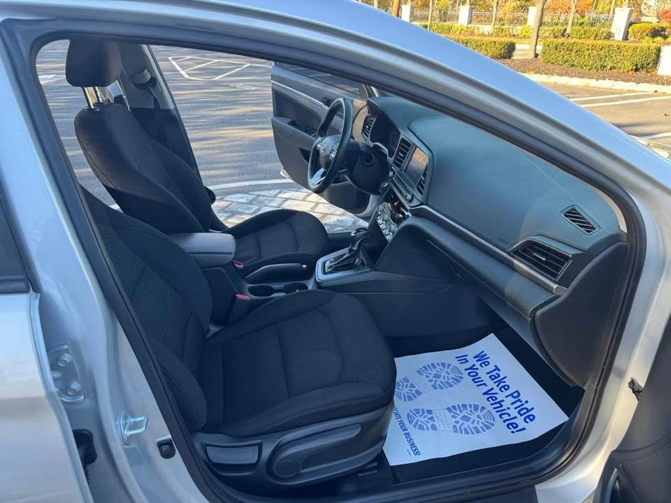 2016 Hyundai Elantra - Image 11 of 16