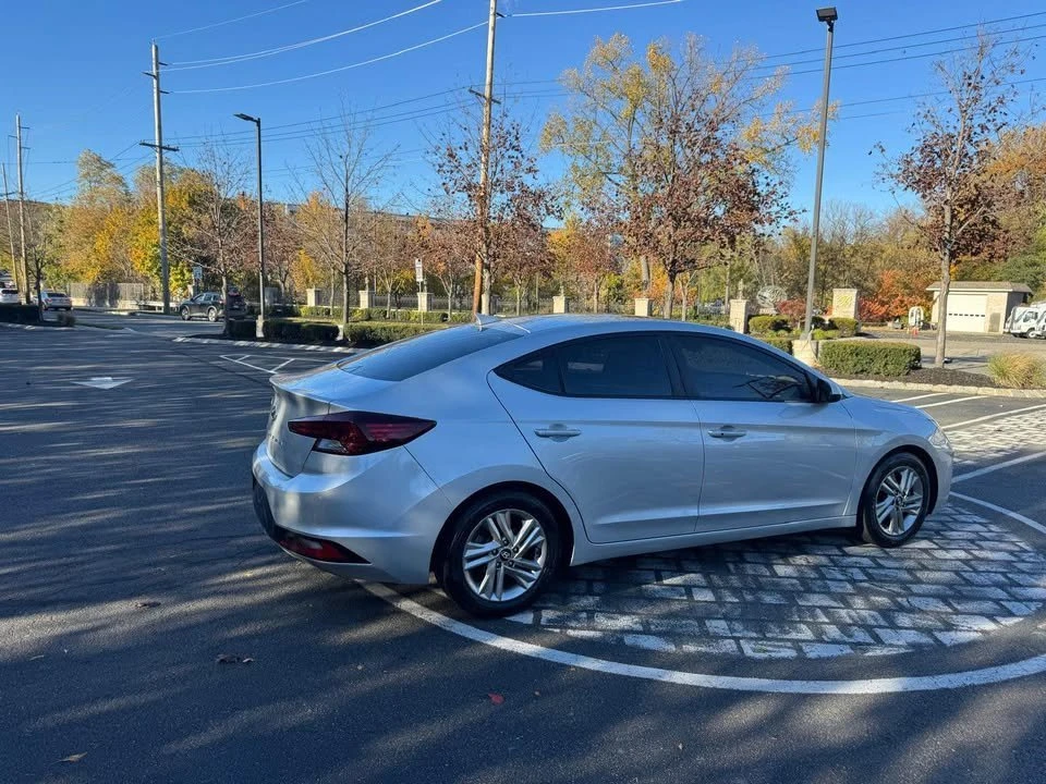 2016 Hyundai Elantra - Image 4 of 16