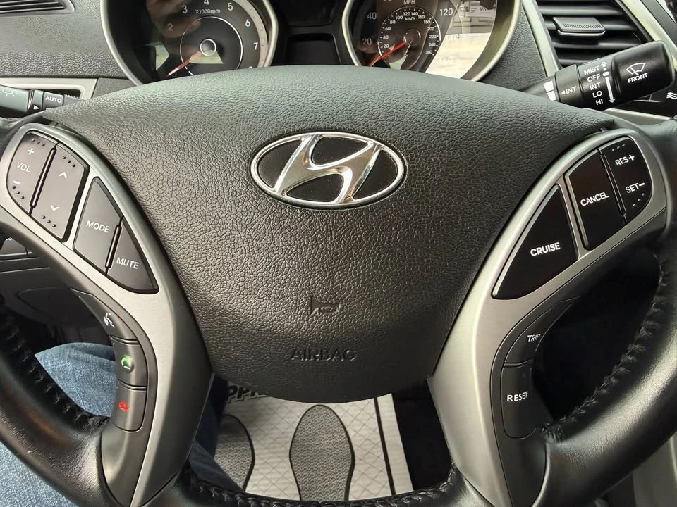 2016 Hyundai Elantra - Image 17 of 20