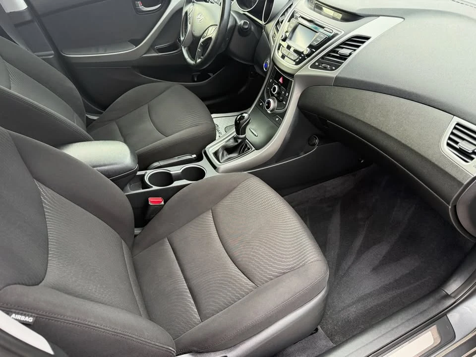 2016 Hyundai Elantra - Image 16 of 20