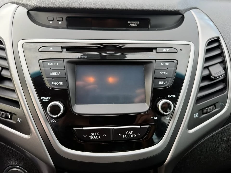 2016 Hyundai Elantra - Image 18 of 20