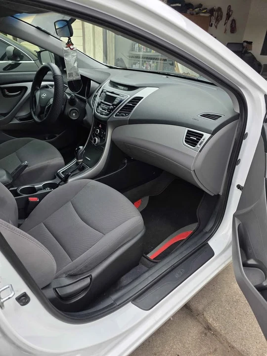 2016 Hyundai Elantra - Image 4 of 6