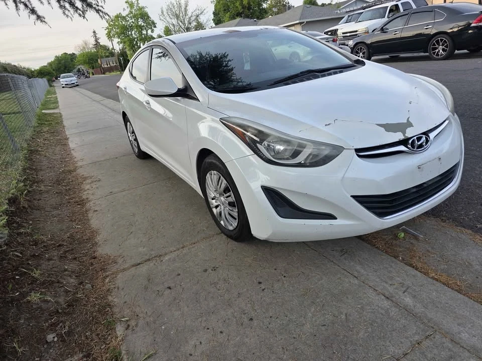 2016 Hyundai Elantra - Image 2 of 6