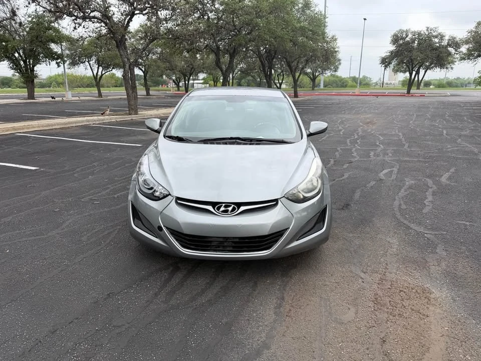 2016 Hyundai Elantra - Image 2 of 10