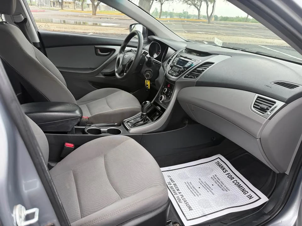 2016 Hyundai Elantra - Image 9 of 10