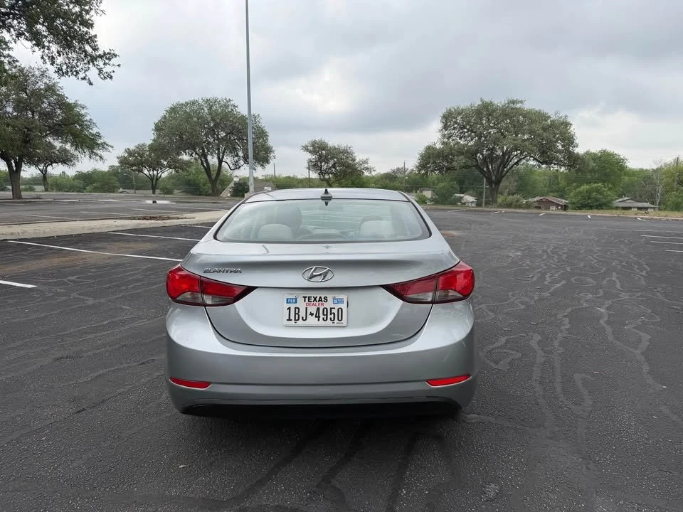 2016 Hyundai Elantra - Image 6 of 10