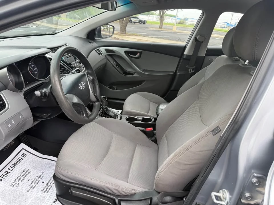 2016 Hyundai Elantra - Image 8 of 10
