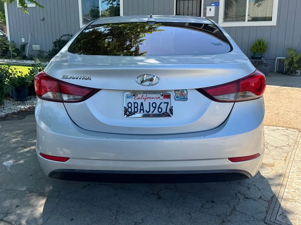 2016 Hyundai Elantra - Image 3 of 10
