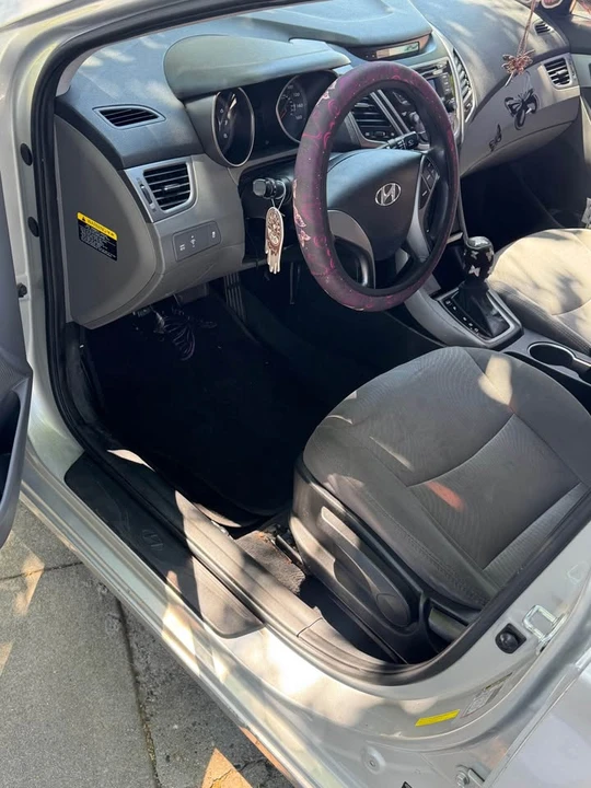 2016 Hyundai Elantra - Image 8 of 10