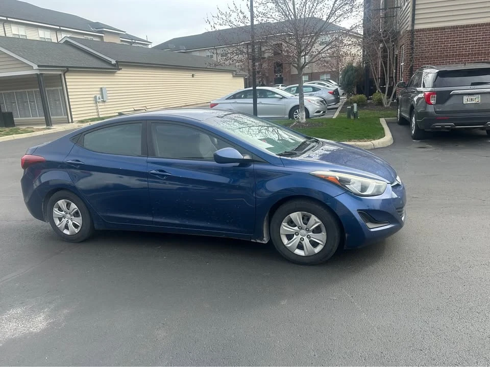 2016 Hyundai Elantra - Image 5 of 6