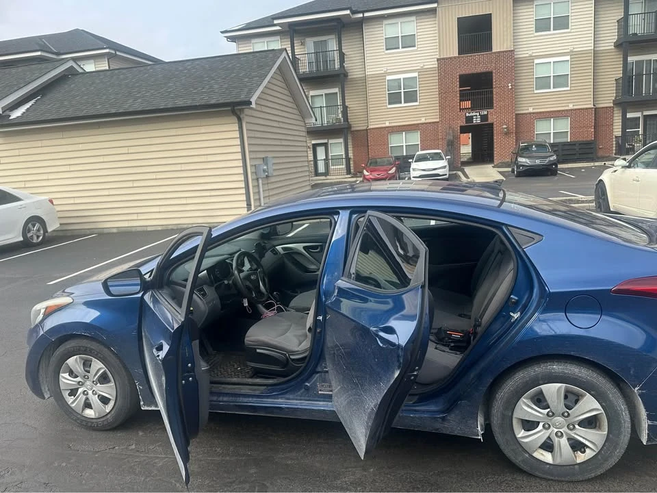 2016 Hyundai Elantra - Image 2 of 6
