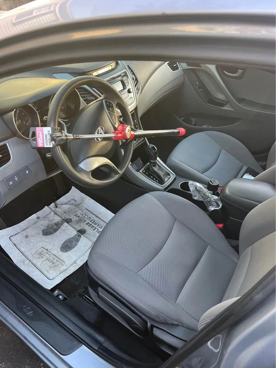 2016 Hyundai Elantra - Image 4 of 11