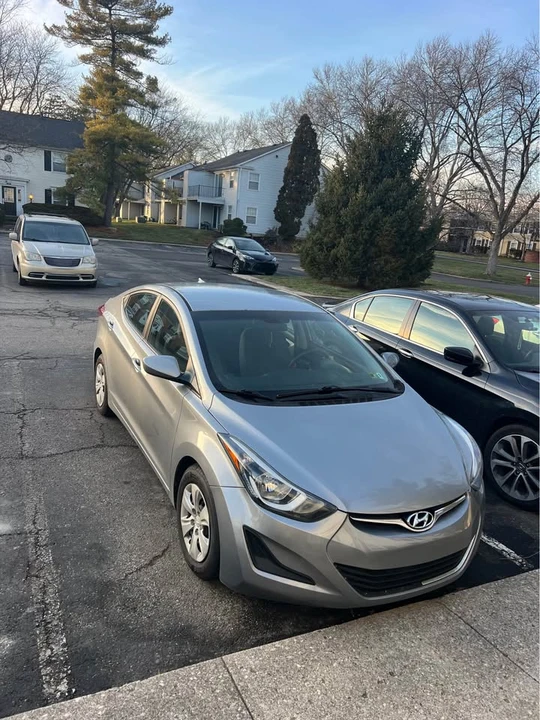 2016 Hyundai Elantra - Image 2 of 11