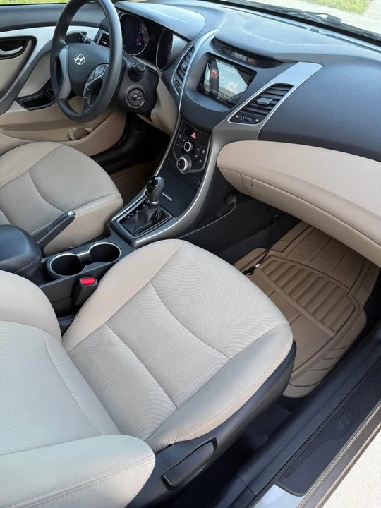 2016 Hyundai Elantra - Image 13 of 20