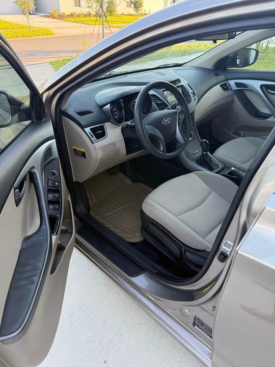 2016 Hyundai Elantra - Image 9 of 20