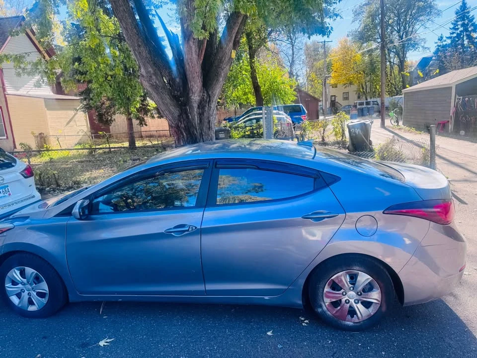 2016 Hyundai Elantra - Image 4 of 5