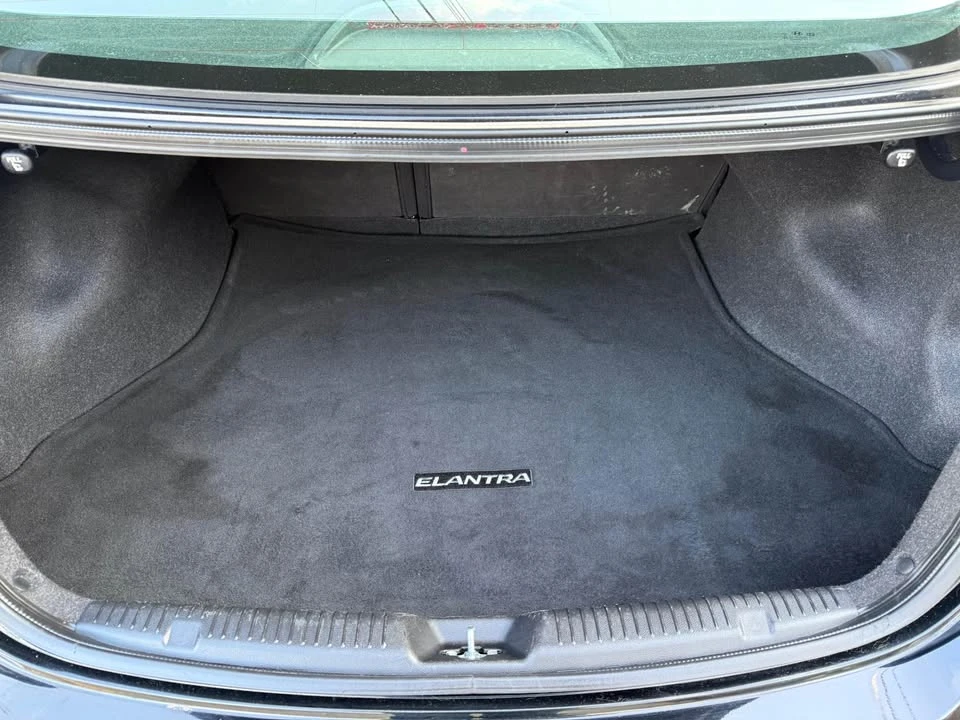 2016 Hyundai Elantra - Image 16 of 18