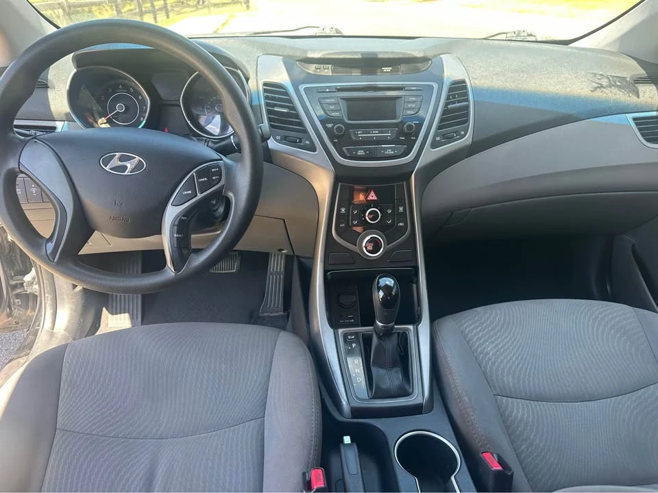 2016 Hyundai Elantra - Image 10 of 12