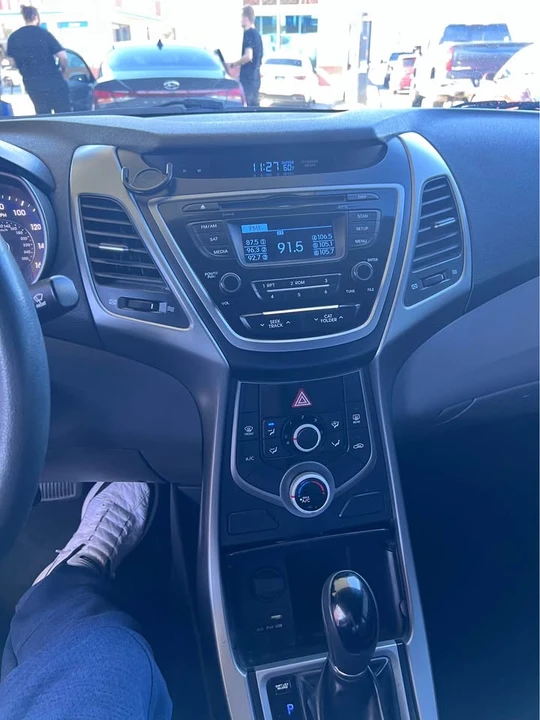 2016 Hyundai Elantra - Image 5 of 7