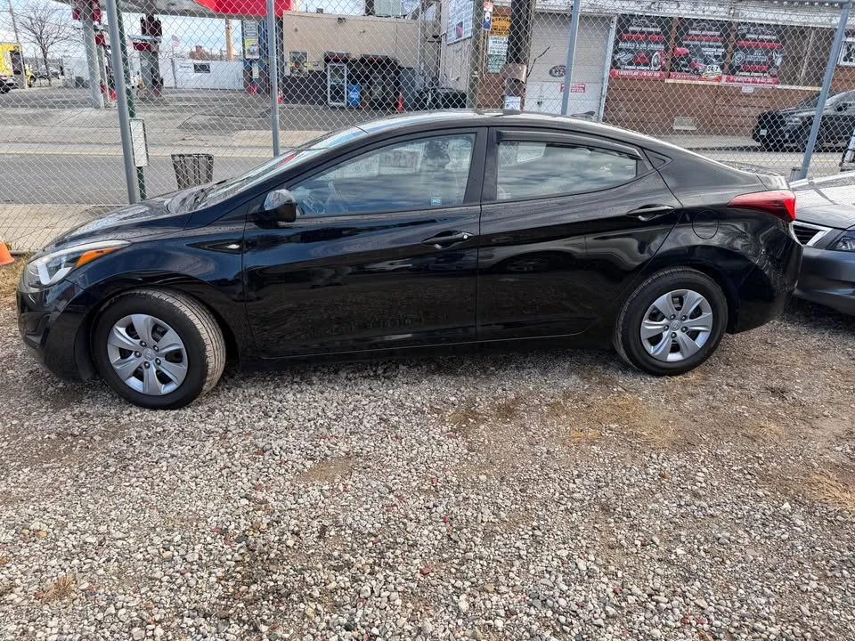 2016 Hyundai Elantra - Image 2 of 10