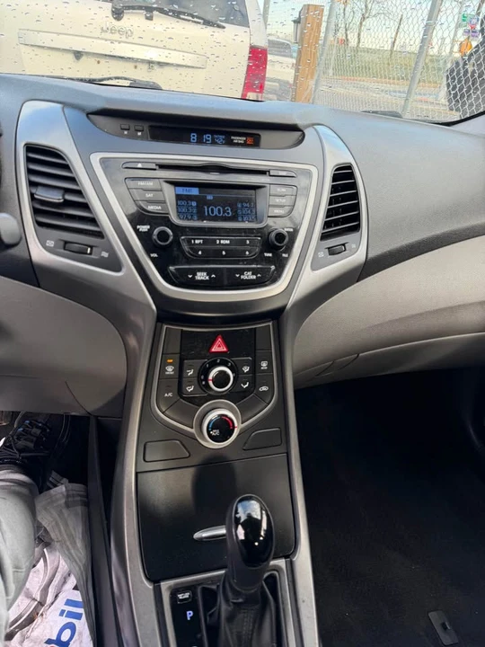 2016 Hyundai Elantra - Image 7 of 10