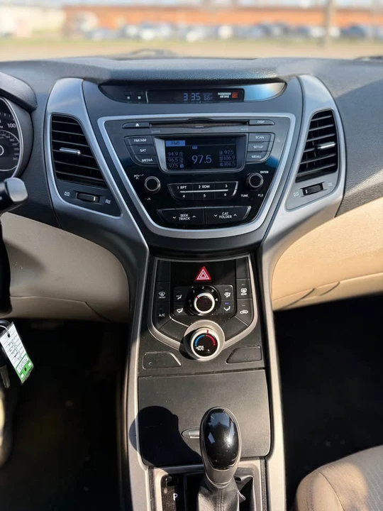 2016 Hyundai Elantra - Image 9 of 14