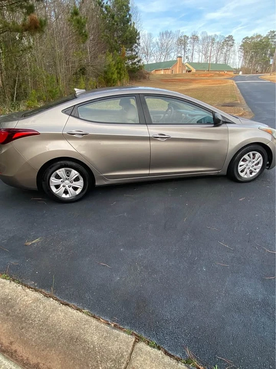 2016 Hyundai Elantra - Image 7 of 14