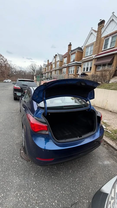 2016 Hyundai Elantra - Image 5 of 6