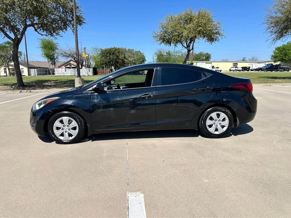 2016 Hyundai Elantra - Image 5 of 13