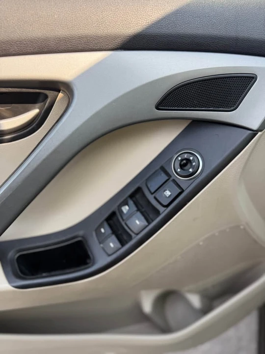 2016 Hyundai Elantra - Image 10 of 14