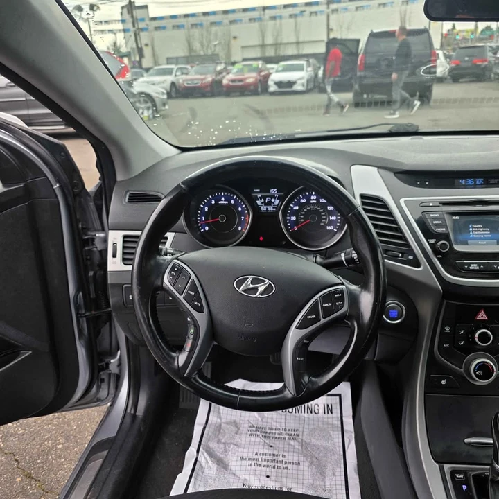 2016 Hyundai Elantra - Image 9 of 12