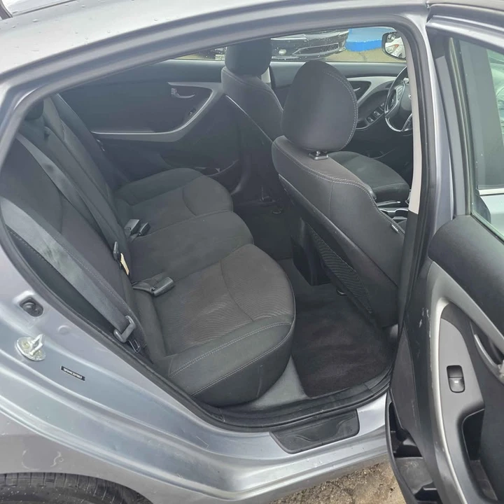 2016 Hyundai Elantra - Image 11 of 12