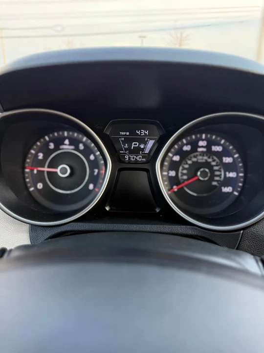 2016 Hyundai Elantra - Image 8 of 14