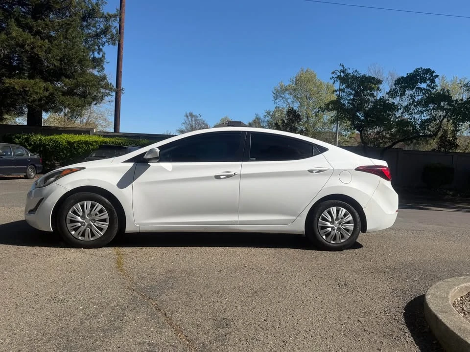 2016 Hyundai Elantra - Image 5 of 7