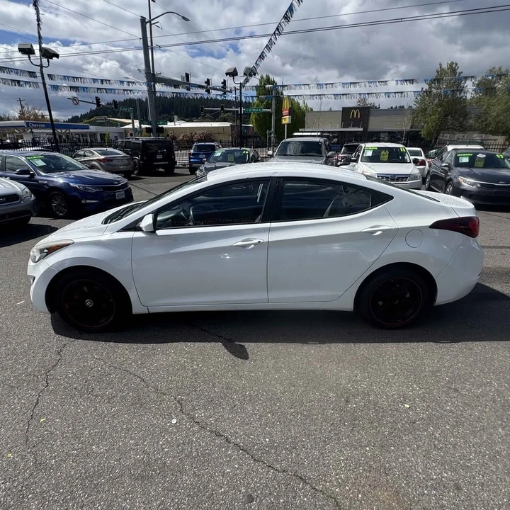 2016 Hyundai Elantra - Image 7 of 13
