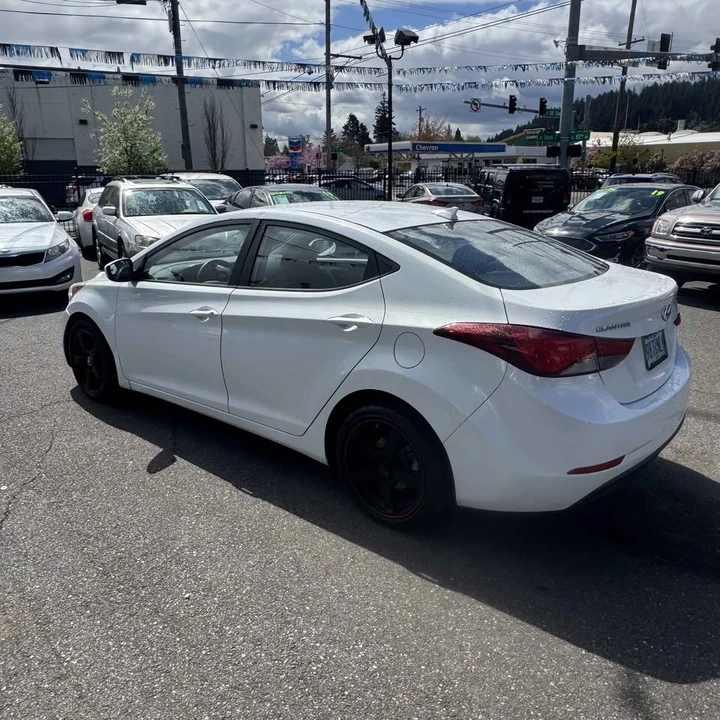 2016 Hyundai Elantra - Image 6 of 13