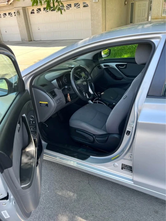 2016 Hyundai Elantra - Image 8 of 11