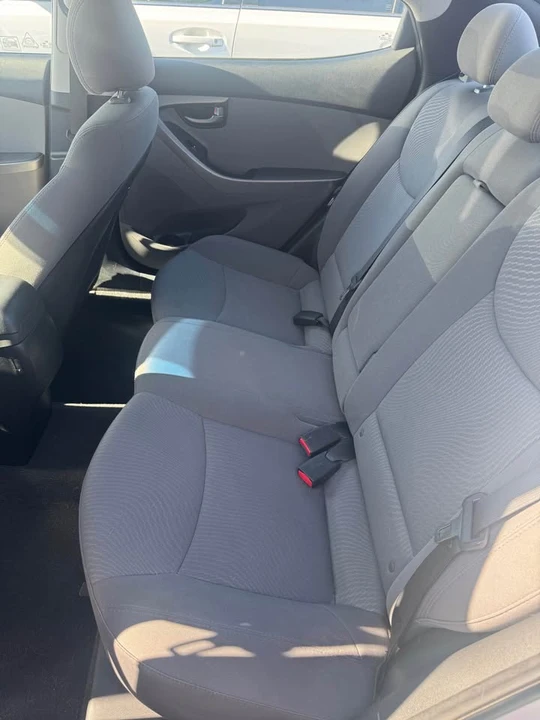 2016 Hyundai Elantra - Image 4 of 4