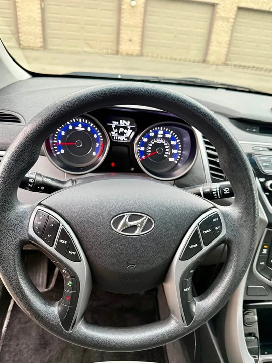 2016 Hyundai Elantra - Image 6 of 8