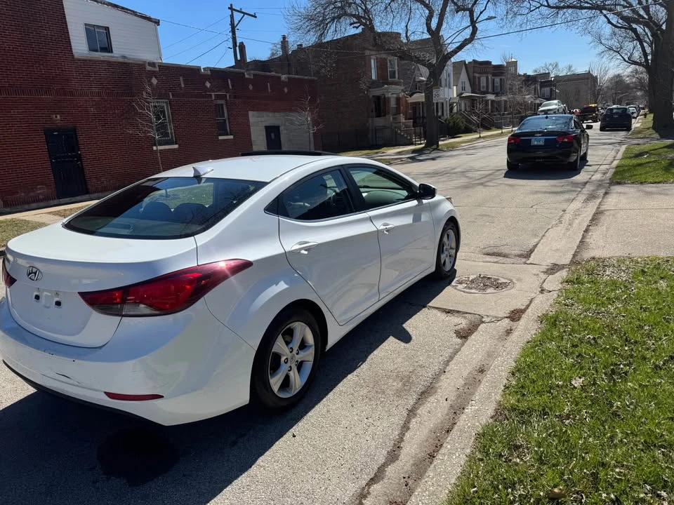 2016 Hyundai Elantra - Image 4 of 5