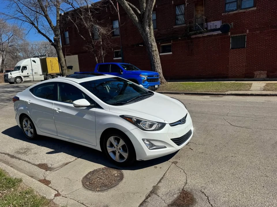 2016 Hyundai Elantra - Image 2 of 5