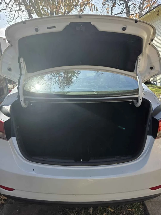 2016 Hyundai Elantra - Image 14 of 15