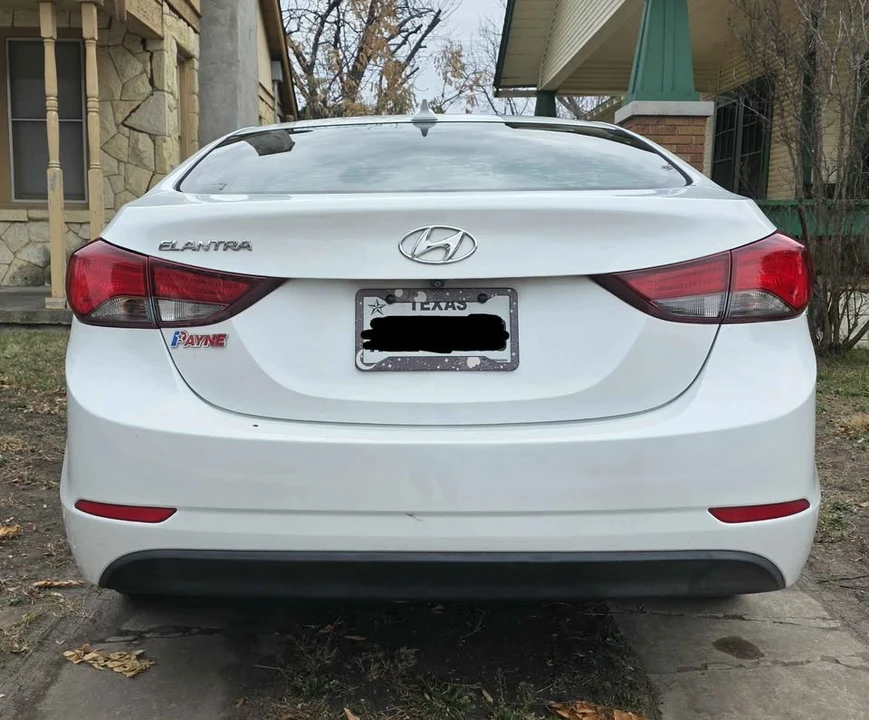 2016 Hyundai Elantra - Image 3 of 15